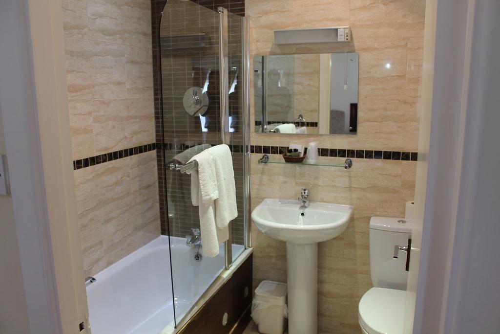Longview Hotel Knutsford Bagian luar foto