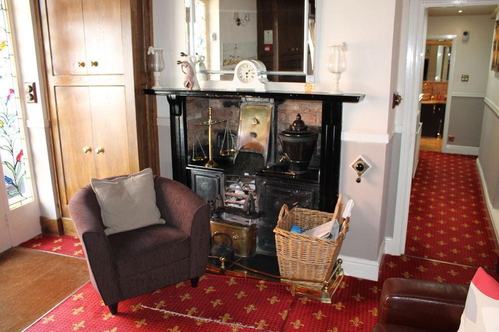 Longview Hotel Knutsford Bagian luar foto