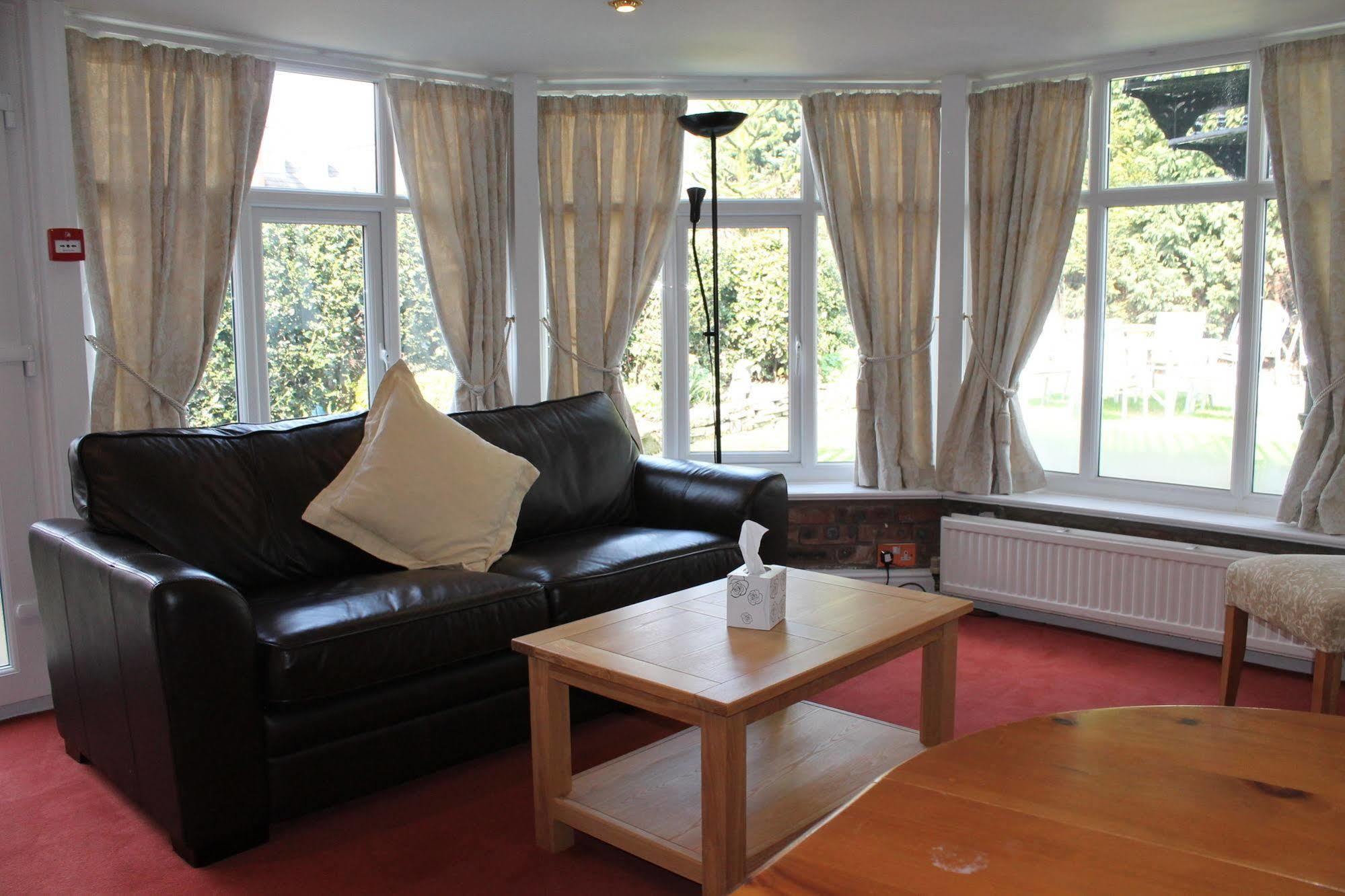 Longview Hotel Knutsford Bagian luar foto