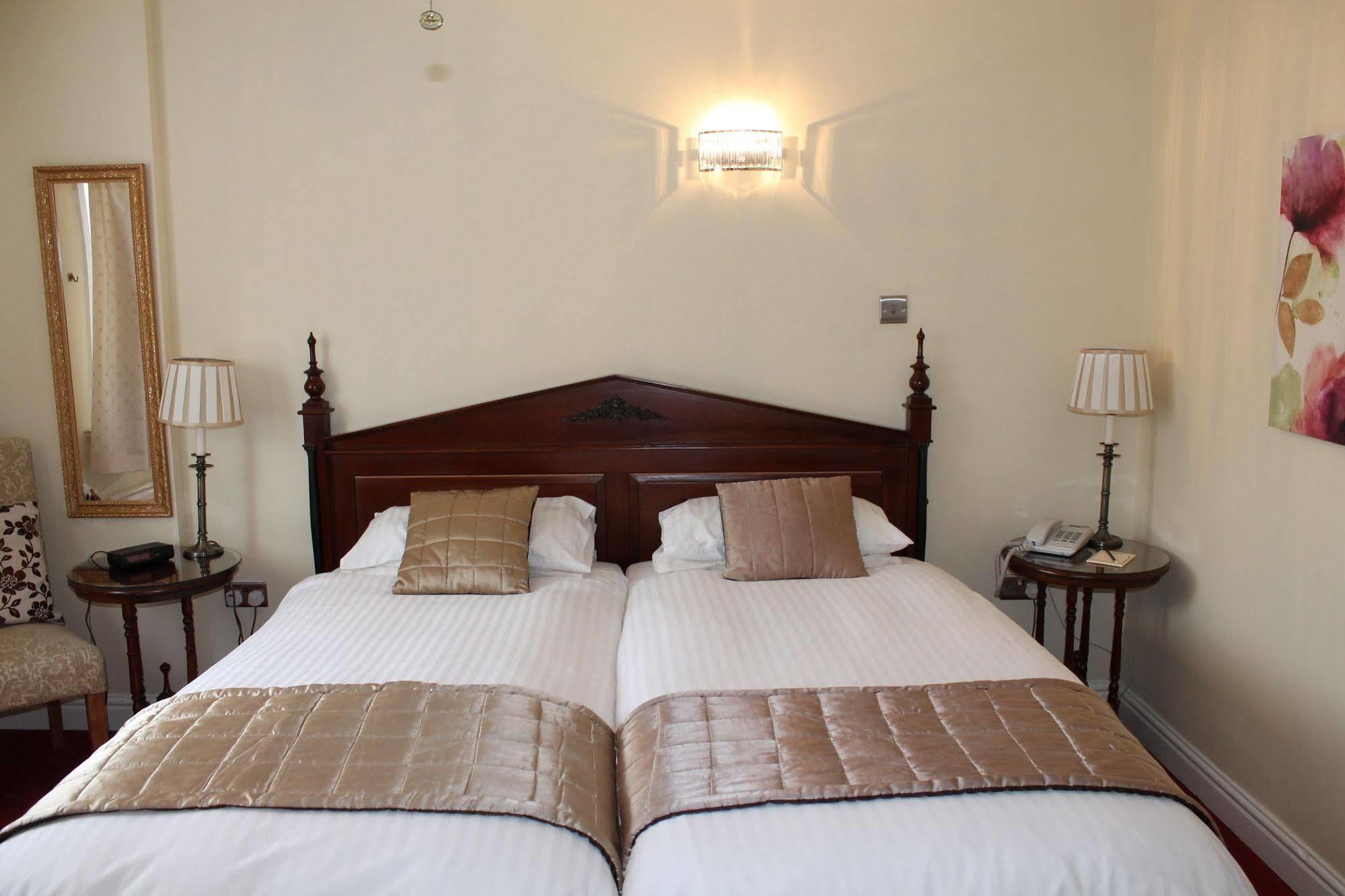 Longview Hotel Knutsford Bagian luar foto