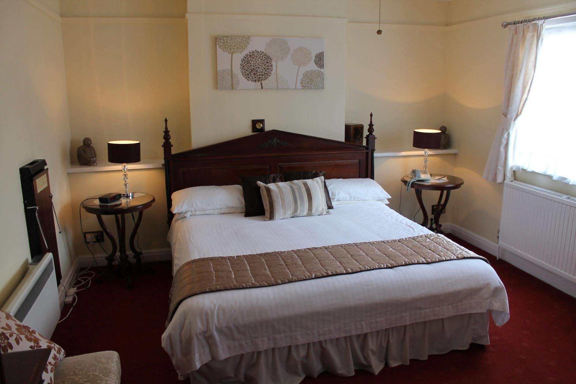Longview Hotel Knutsford Bagian luar foto