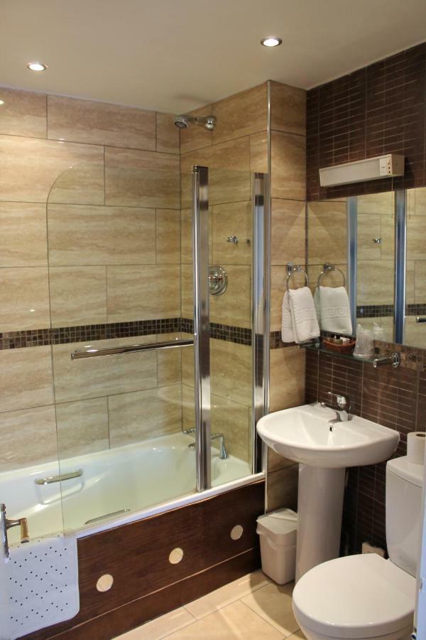 Longview Hotel Knutsford Bagian luar foto