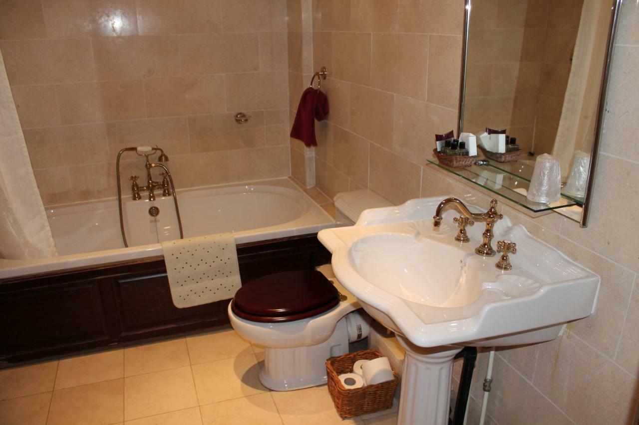 Longview Hotel Knutsford Bagian luar foto